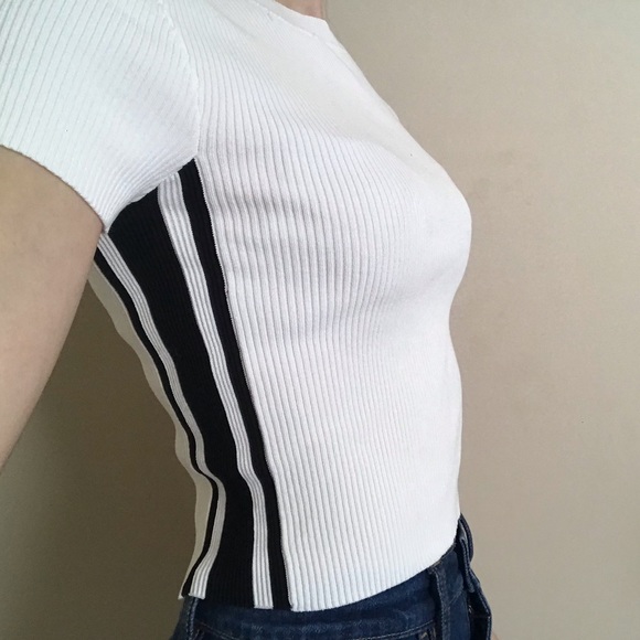 Fashion Nova T-shirt - Picture 9 of 9